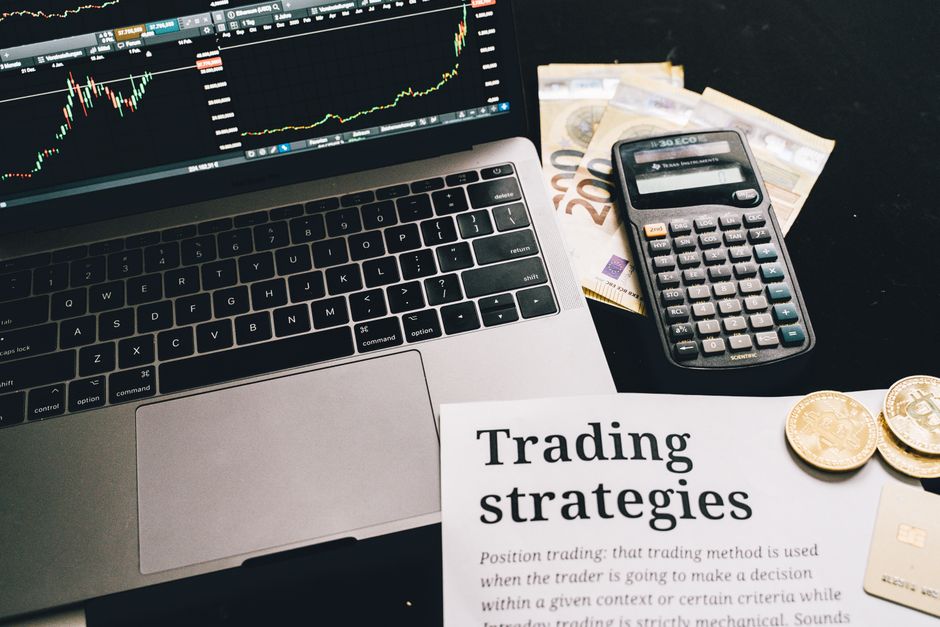 Finanças Pessoais na Era Digital: Controle e Investimento
