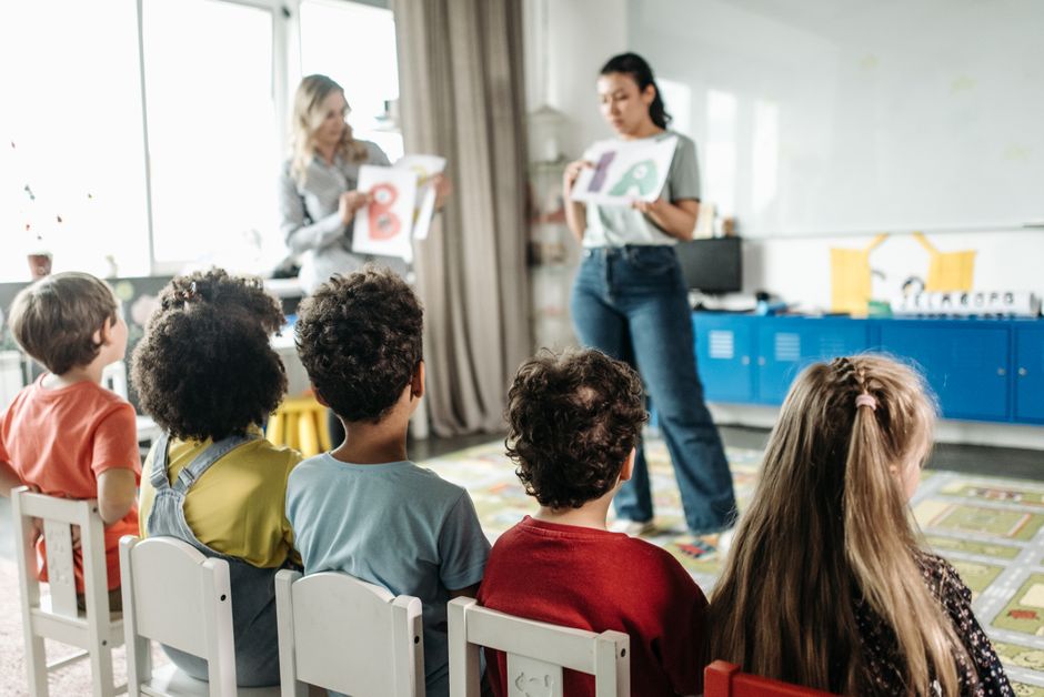 Inteligência Artificial na Educação Inclusiva: Criando Aprendizados Adaptativos para Todos