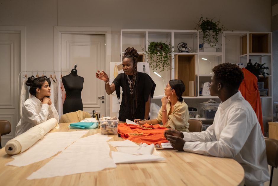 Inteligência Artificial na Criação de Moda Sustentável: Design Responsivo com Dados