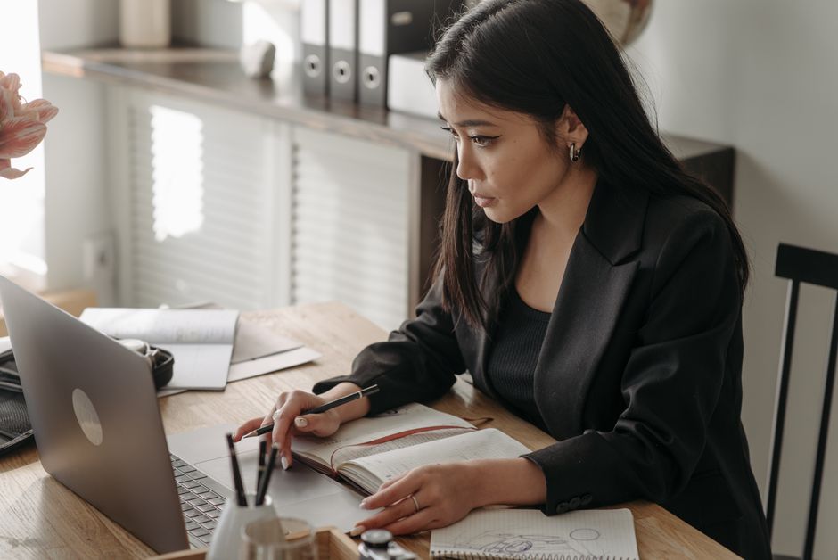 Como Escolher Cursos Online para Acelerar sua Recolocação