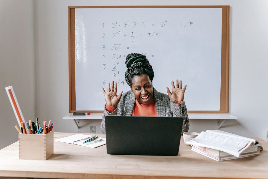 Desenvolva Sua Carreira com Cursos Online: Dicas e Estratégias