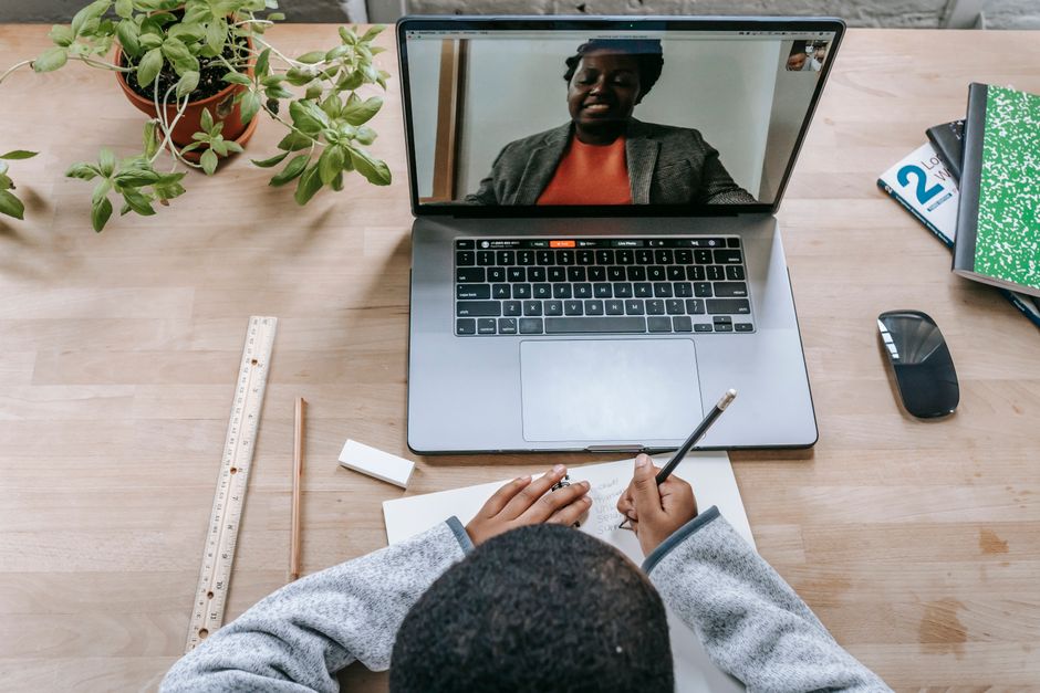 Dominando o Mercado de Trabalho com Educação Online Eficiente